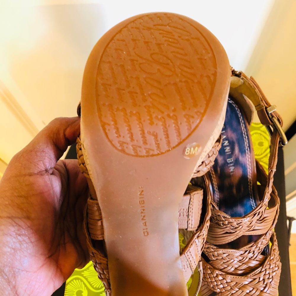 Shoes - Picture 4 of 4